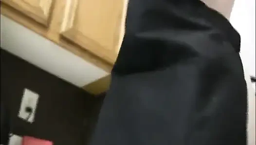 Kate Cooper çıplak ve yağlanmış videoda Kate Cooper