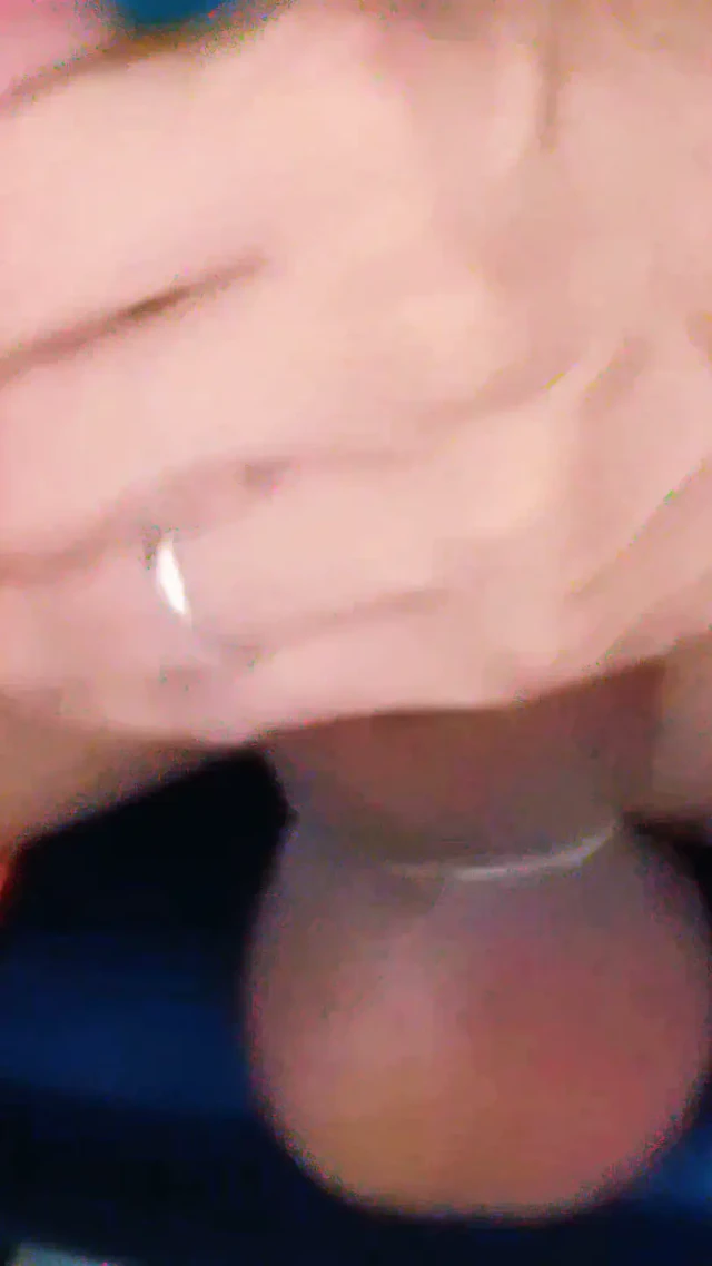 Beni Yala, Yut, Dilini Tenimin Her Santiminin Üzerine Sür Ve Gırtlağını Derine Doğru Kaydır.