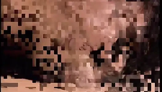 Koyu saçlı ateşli kız Eva Angelina kaslı adamla sert seks yaptıktan sonra yüzüne büyük bir boşalma