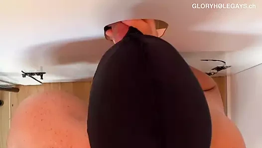 Burada olmamalıydı - ama orgazmı durdurulamaz