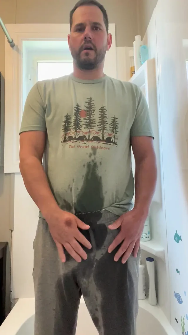 Pee sweatpants