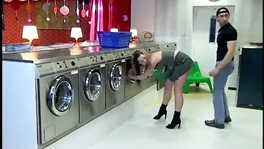 Çamaşırhanede biraz seksten zarar gelmez