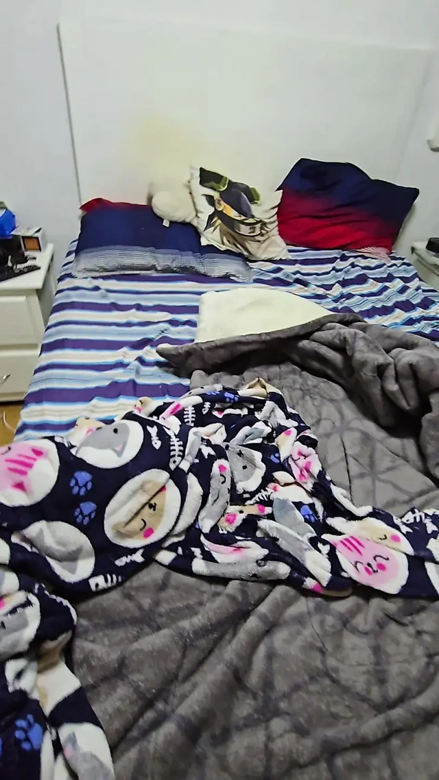 Teşhirciliği seviyoruz ve pencerede sikişmeye başladık