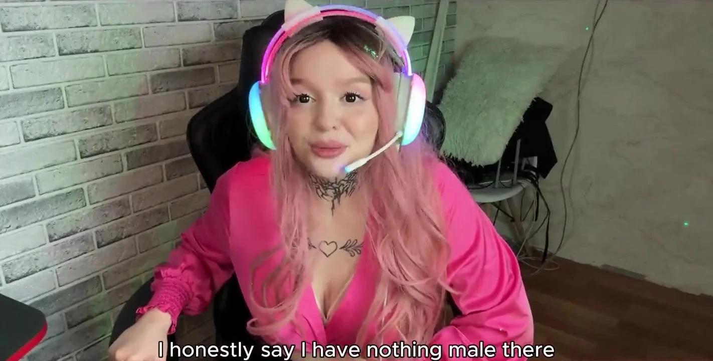 Shock! a Real Streamer Forgot to Turn off Her Live Broadcast.