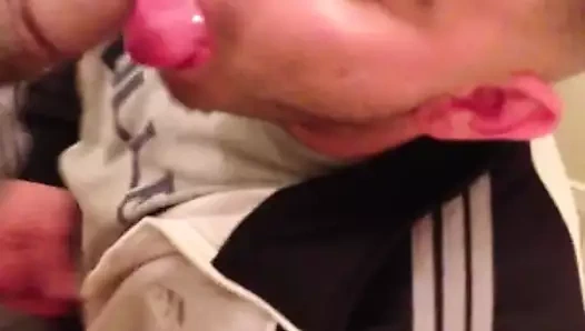 Üniversite kiracısı beni emerken mastürbasyon yapıyor