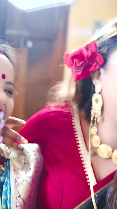 Hintli tharki Hintli jamindar üvey erkek kardeşler gerçek grup seks için dört karısını aynı anda paylaşıyorlar (Hintçe ses kaydı) | Klip 1