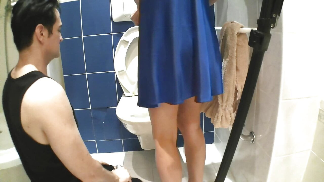 çiş içme femdom