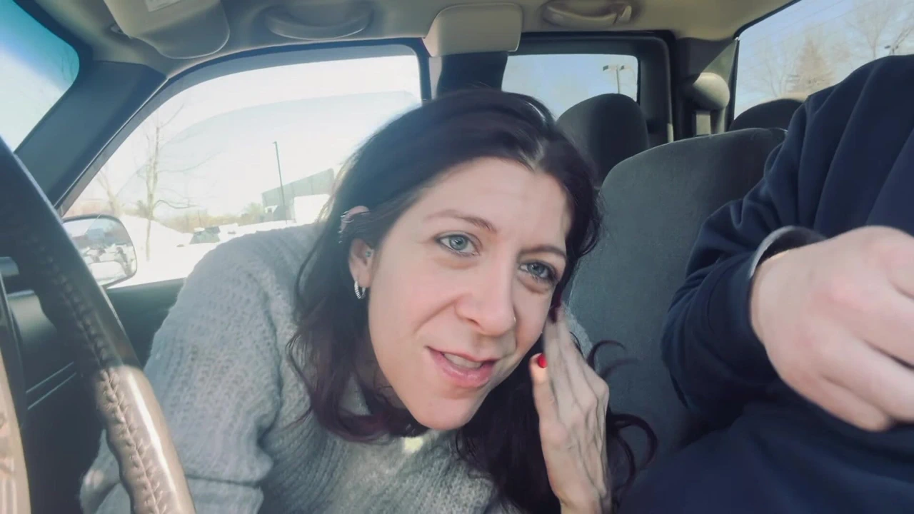 Harika sakso, dilimde bolca sperm gösteriyorum