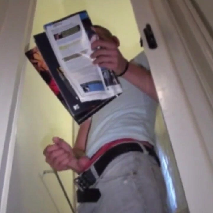 Genç heteroseksüel meraklı büyük yarakla sikiliyor