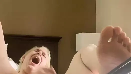 Deliklerini açıyor