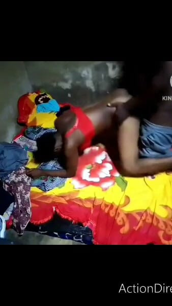 Kayınvalidem tatilde bana amını sunuyor. | Klip 1
