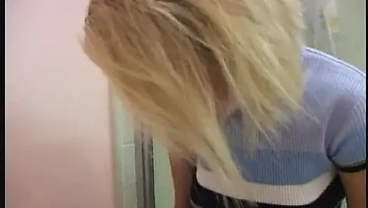Deneyimli hatun her yerde parmaklıyor ve fışkırtıyor