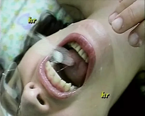 Segretarie ninfomani tuttofare'de amatör eş değiştirme sahnesi