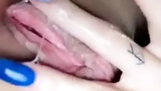 Lezzetli amcık... Sırıtaklam!