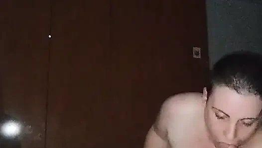 Salatalık yiyorum ve beni 3 pozisyona sokuyor