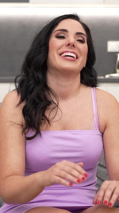 Pawg İspanyol sürtük Linda Del Sol'un röportajı