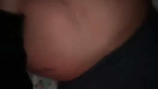 Beni edepsizce sikiyor