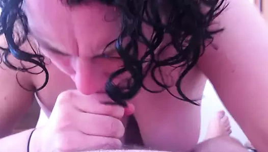 Sevdiği şeyi yapıyor