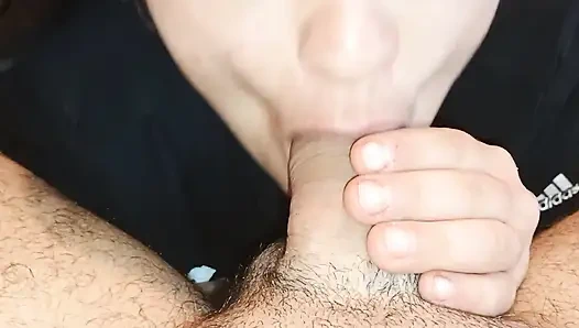 Üvey babasının penisini boş yumurta emiyorum