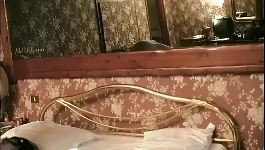 Kıvrımlı Rasta Kız Kamerada Aldatıldı