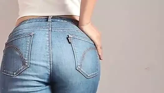 Wetting My Jeans and Get Horny