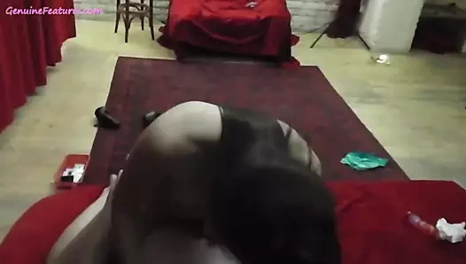 19yo rock piliç alır yaladı ve sürmek üzerinde horoz