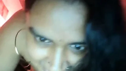 tombul hint teyze vücut gösterir