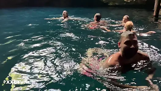 Rebecca Volpetti ve Tiffany Leiddi ile Meksika'da dörtlü seks