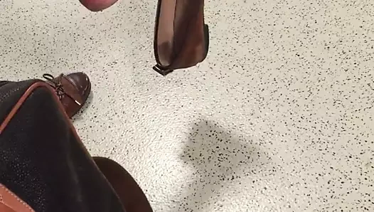 Havaalanında asılı