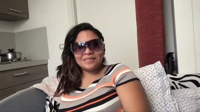 20 yaşındaki sürtük şu anda biraz yarak istiyor