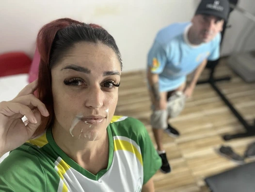 Öğrenci tatilde sınıfta sikiliyor