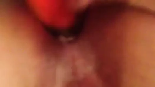 Yakın çekim dildo anal sikiş 2