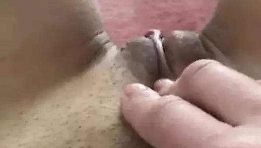 Kız mastürbasyon yapıyor