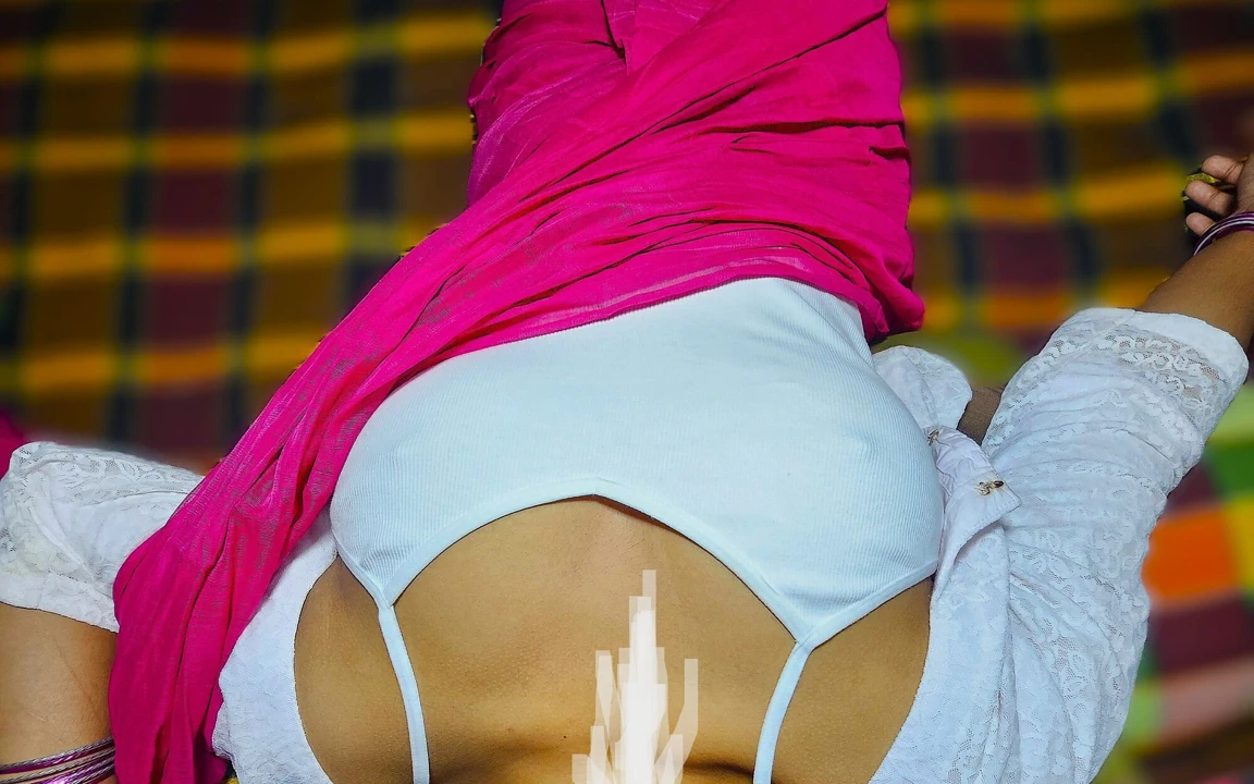 Edepsiz desi üvey kız kardeşim yarağımı çok sert emmek istiyor