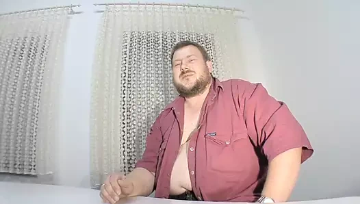 Kıllı iri güzel kadın yatakta sikiliyor