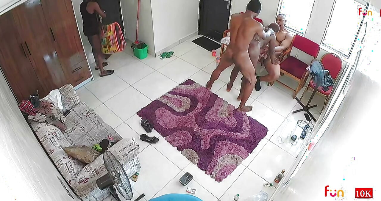 Evli Kadın O Gün Tüm Büyük Aldı Ve Tadını Çıkarıyor