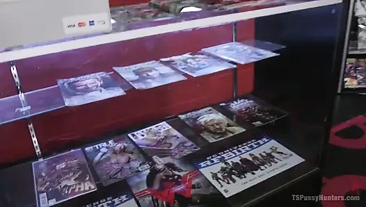 Larp çizgi roman hayranları götünü amını ve yarağını sikiyor ve emiyor