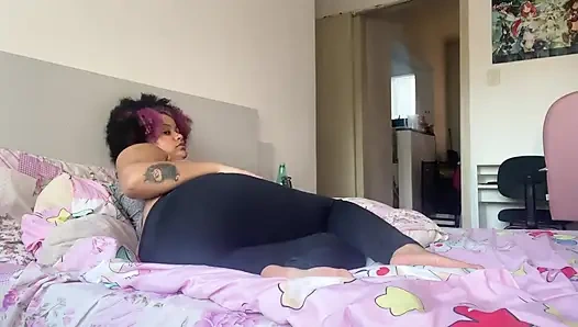 Üvey anne üvey oğlunu uyandırmak için osuruyor ep02