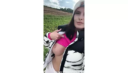 Zavallı taşaklarını kırbaçlayıp seni kaltak gibi ağlatacağım