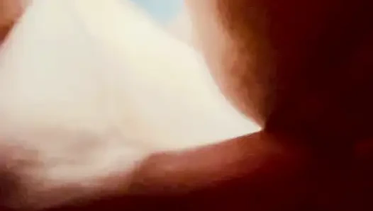 Tombul kıllı orta yaşlı seksi kadın kocası işteyken sikiliyor