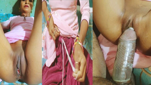 TROROSE DESI HINTLI GÜZEL YENGE BÜYÜK SIYAH VE KALıN YARAKLA SIKILIYOR