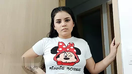 Ateşli üvey erkek kardeş çift apartmanda seks yapıyor - İngilizce porno