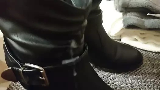 Cum üzerinde ona sevimli ofis çizmeler