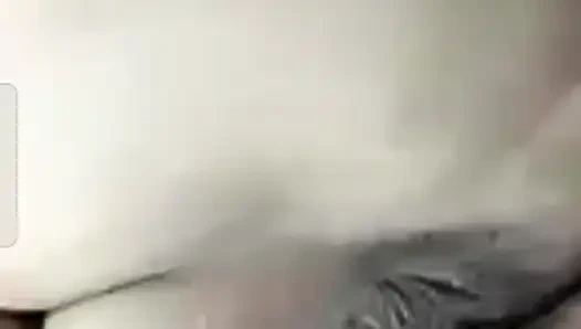 Sakso yüksek sınıf Delhili kız görüntülü görüşme sakso çekiyor.