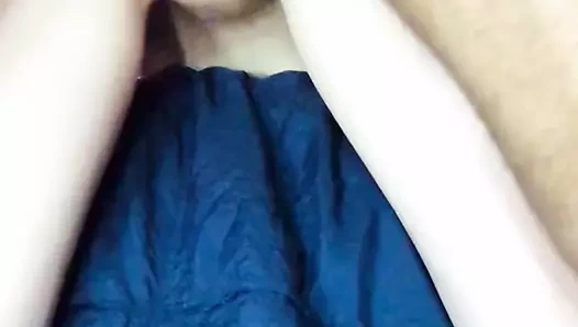 İtaatkar genç sürtük götüne şaplak atıyor ve babası tarafından sikiliyor