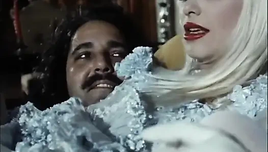 Lezbiyen öpüşme büyük büyük yarak emiyor amcık sikiş partisi