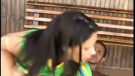 Şehvetli latin büyük siyah yarağa şapışıyor