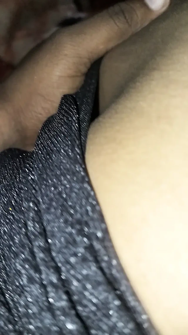 Khushbu yenge kocası tarafından sikiliyor