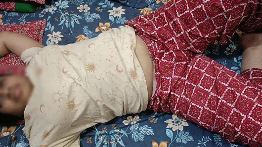 Luxmi baby'nin ağzı sihirli yarak emiyor