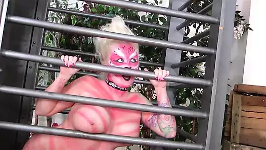 En tatlı lezbiyen orta yaşlı seksi kadınlar amcığı en sert yalıyor ve parmaklıyor cilt 1